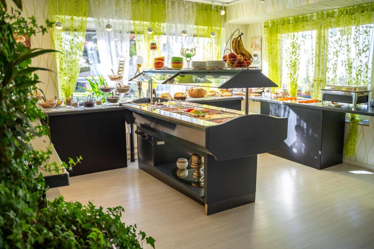 Hotel Rosengarten Швебиш-Гмюнд Экстерьер фото
